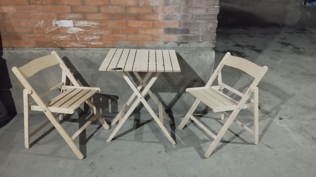 Продам столик со стульями