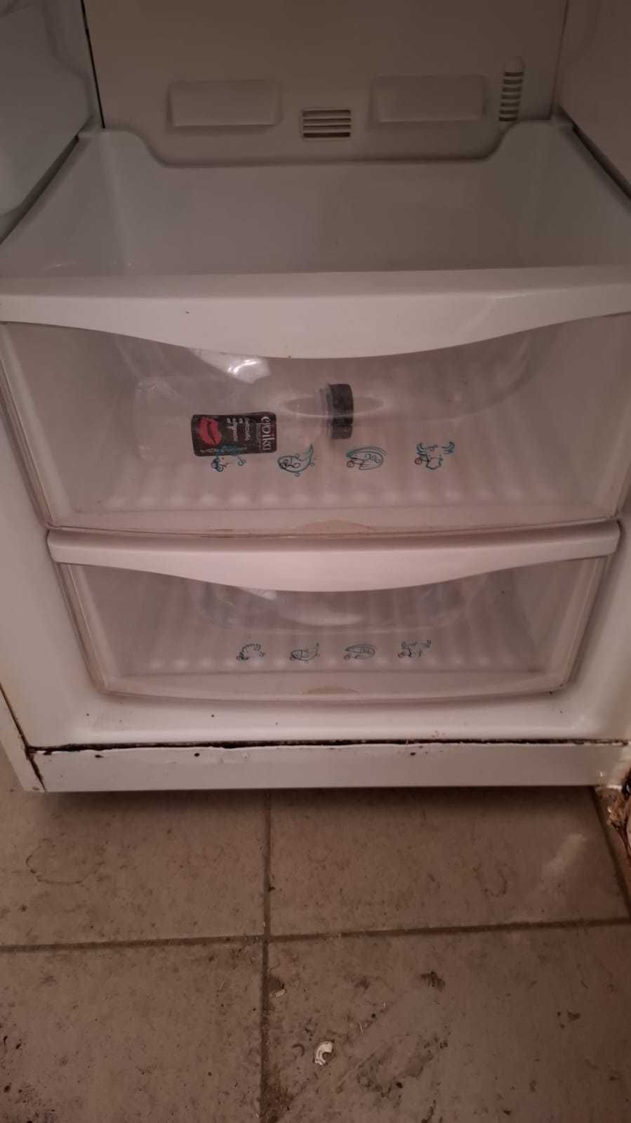Продам холодильник Самсунг южно корейский