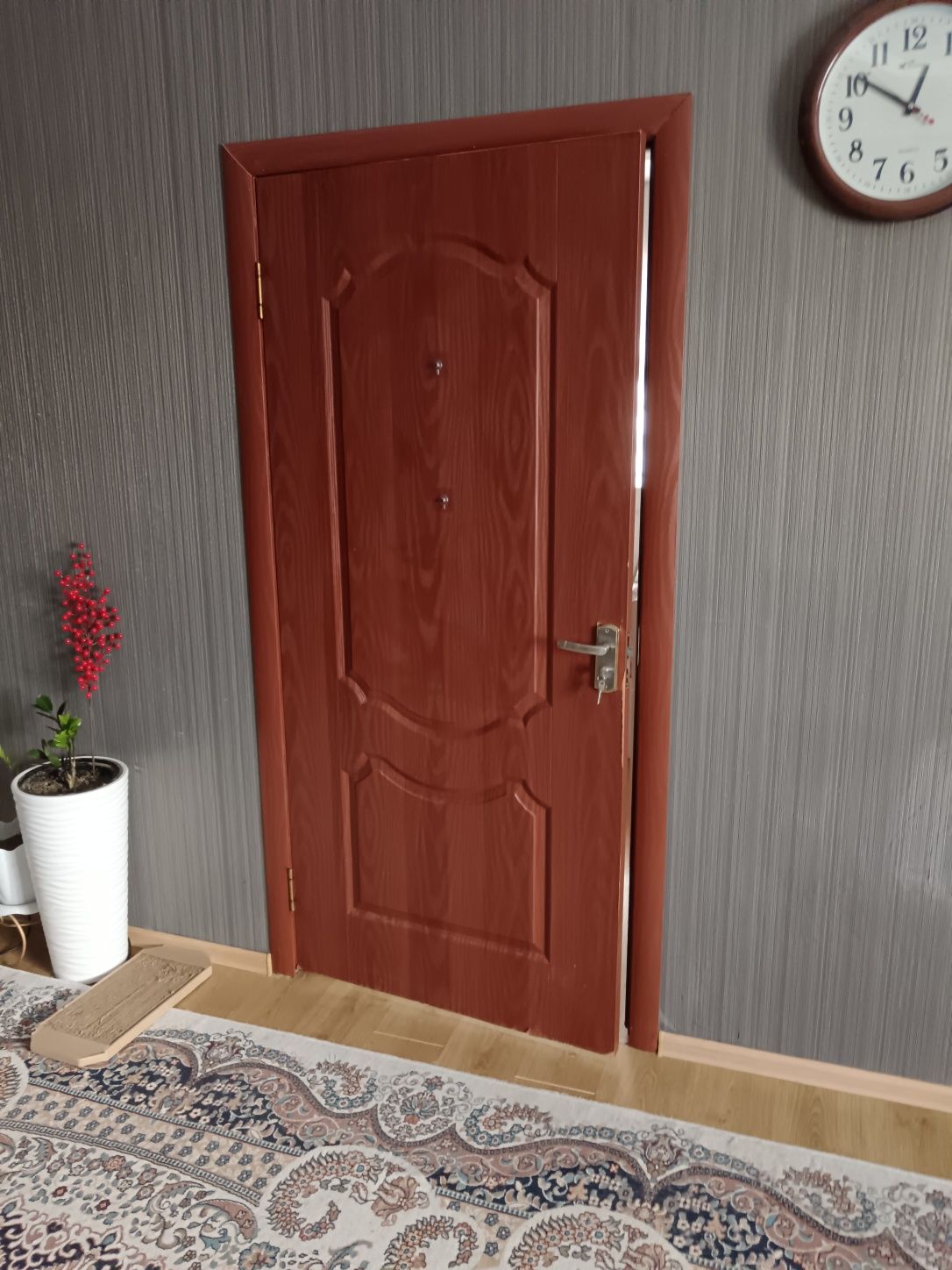 Двери 5 штук 90×2000, 1×1200
