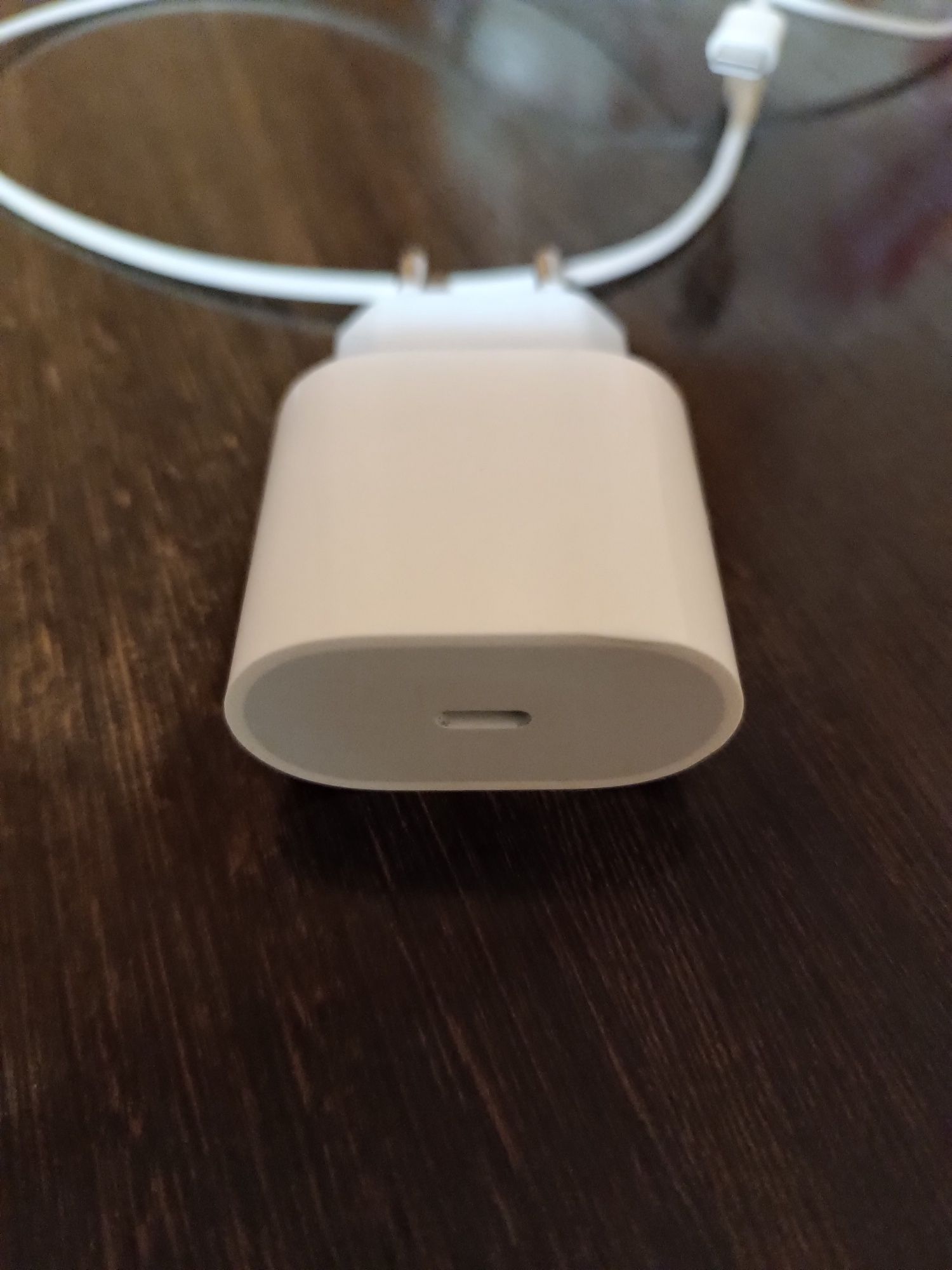 Зарядное устройство Apple, iPhone