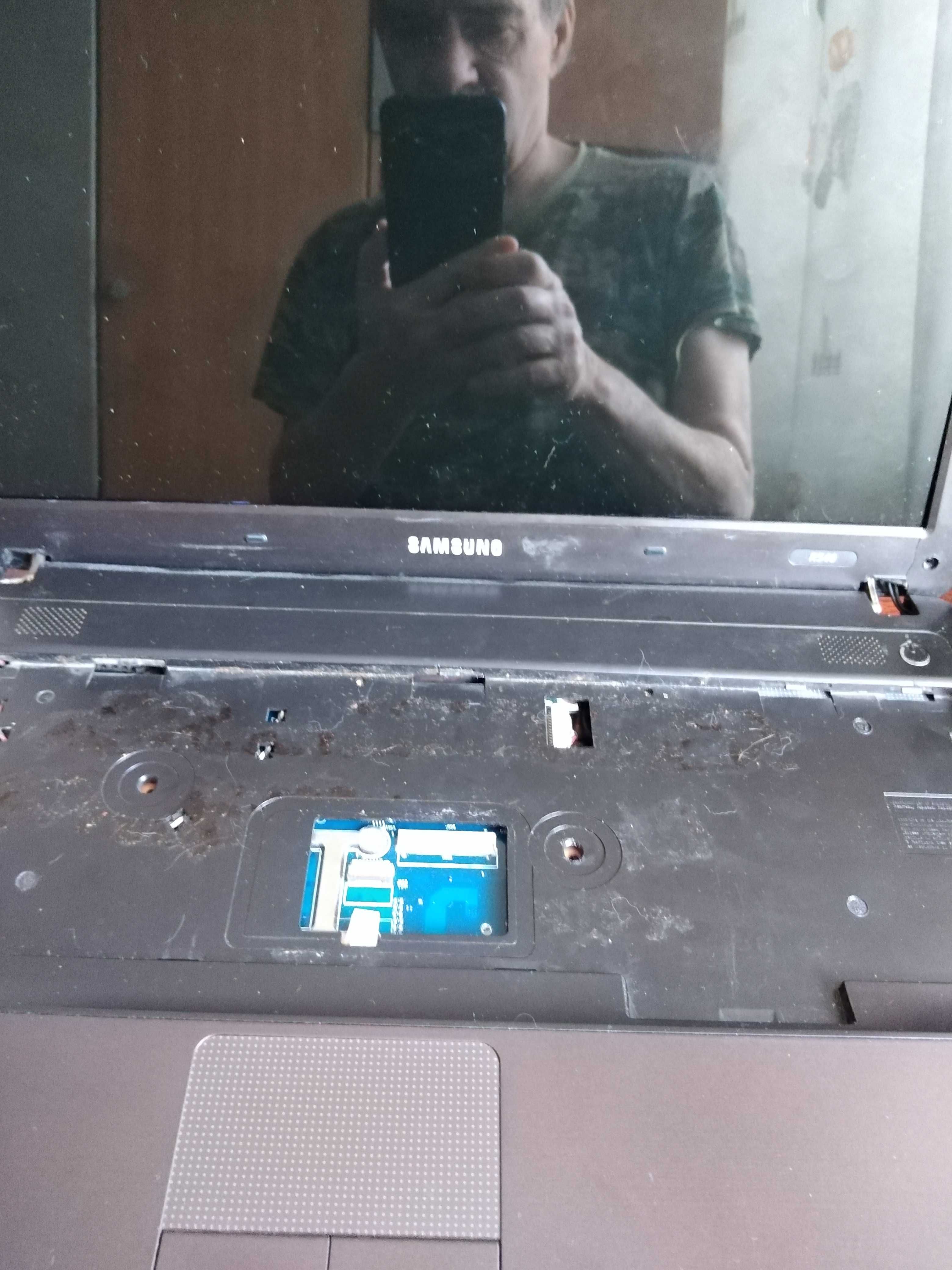 Продам на запчасти ноутбук Samsung R 540