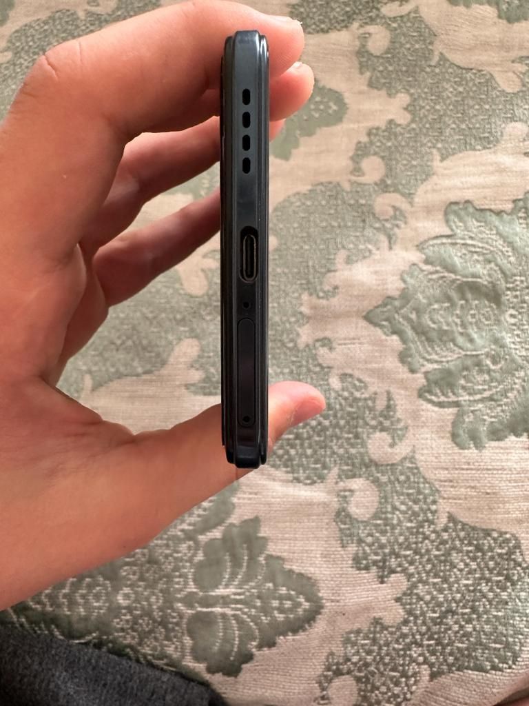 Продам срочнооо!! Vivo V23e состояние отличное, без царапин, бе
