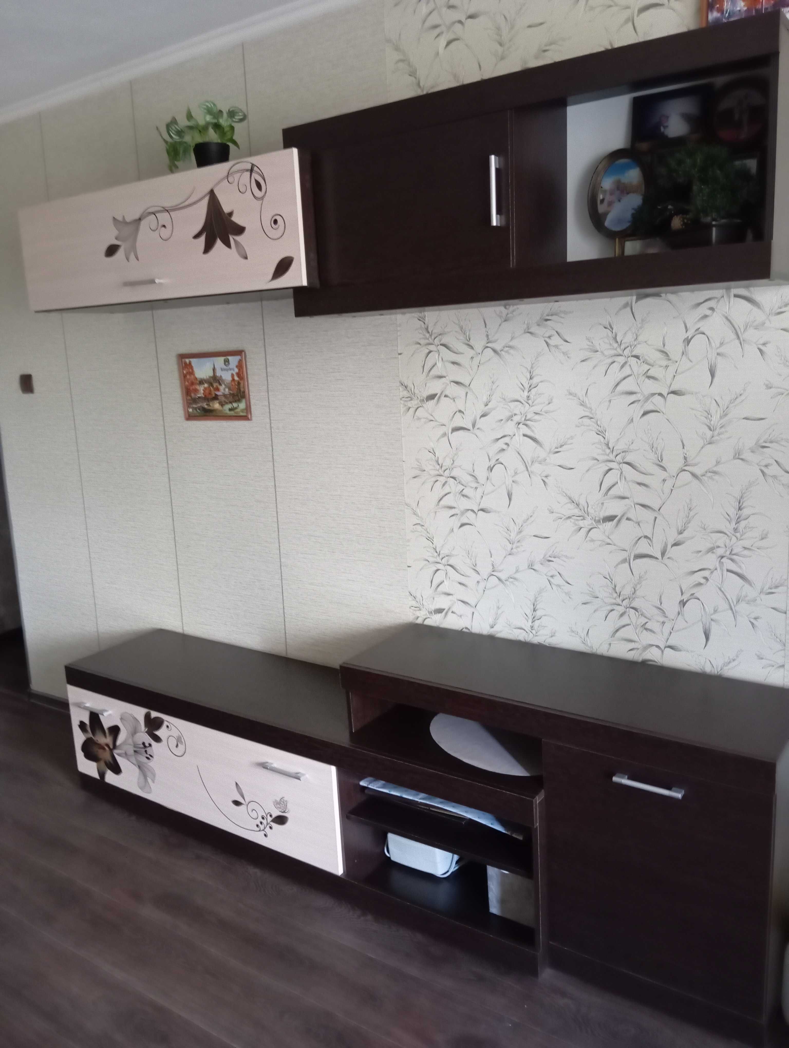 Продаю стенку б/у в отличном состоянии