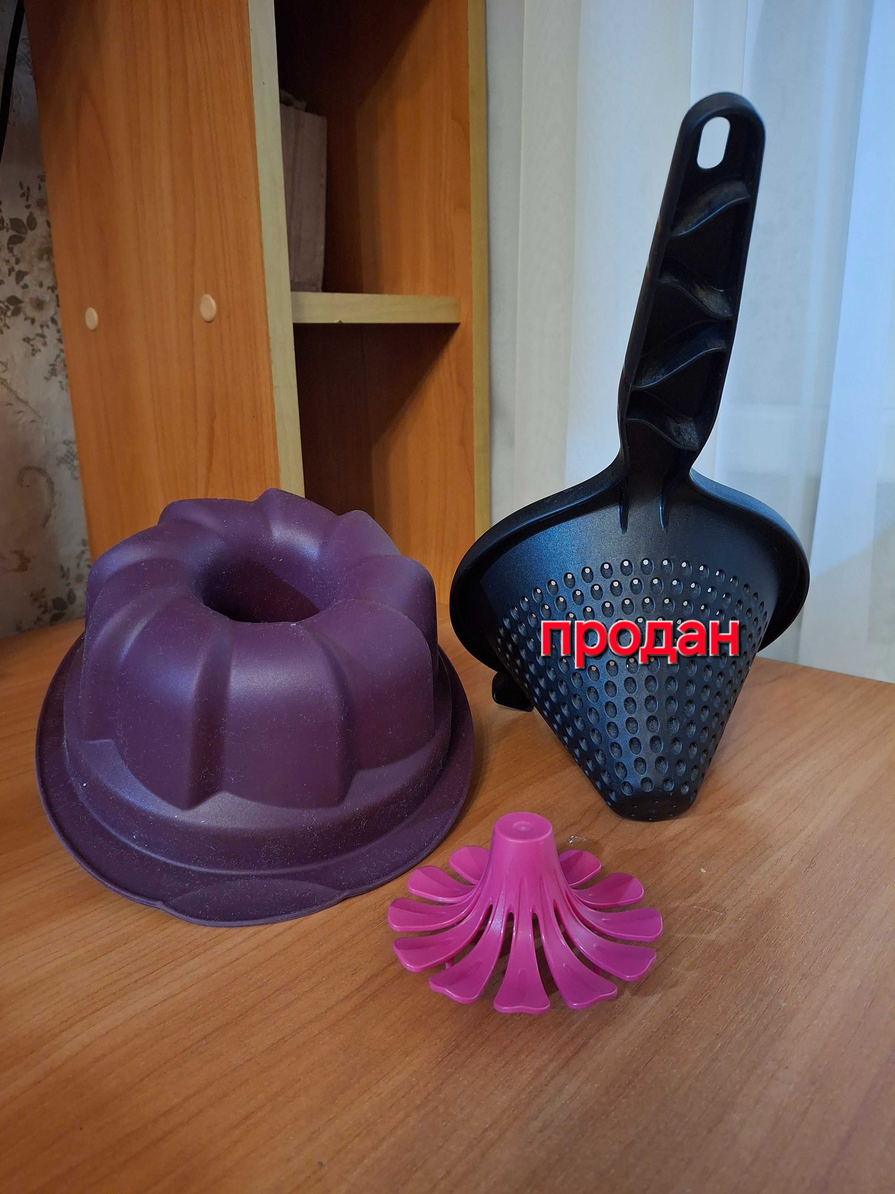 Посуда  Tupperware.  Силиконовая форма для выпечки, форма "Цветок".