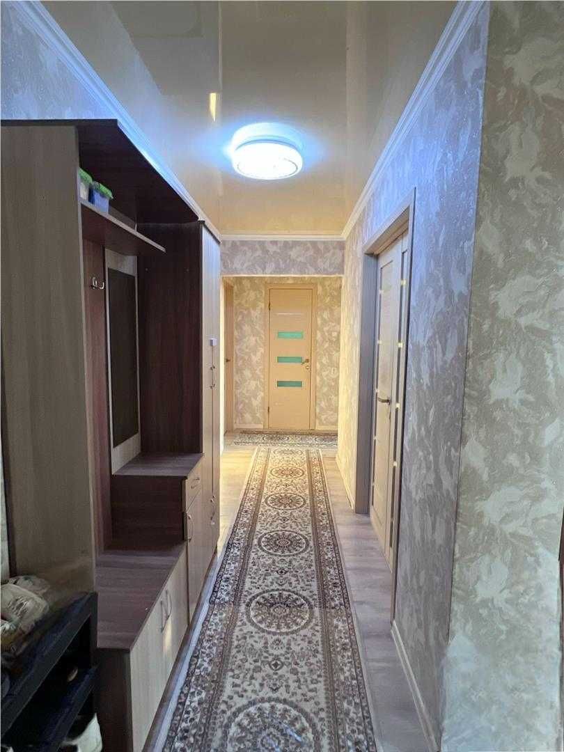Продам 3-х УП на 8 мкр, 3/9 этаж, не угловая,