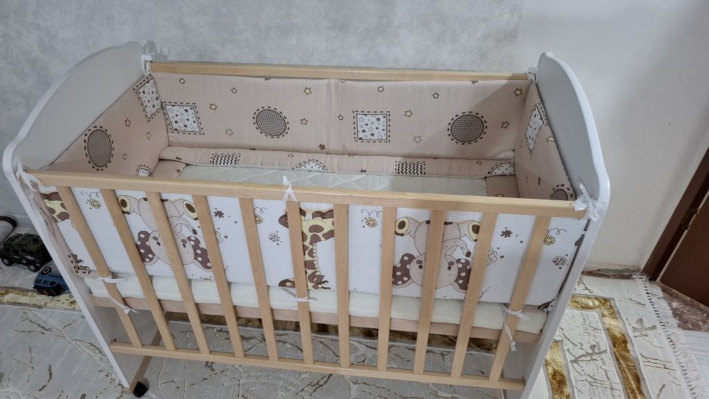 Продам детскую кроватку