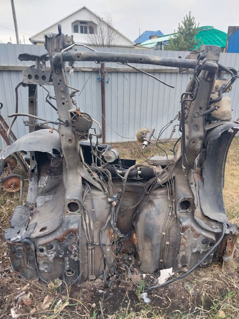 Продам кузовные детали ауди с4