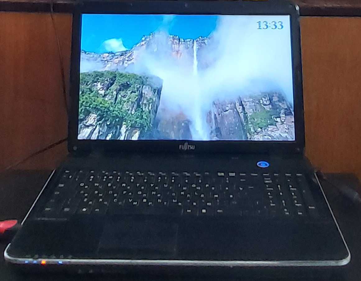 Ноутбук, Fujitsu lifebook AH531