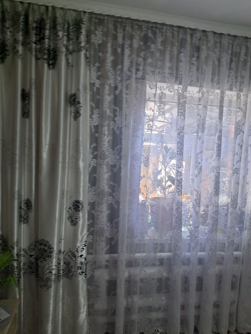 Продам комплект шторы тюль и покрывало