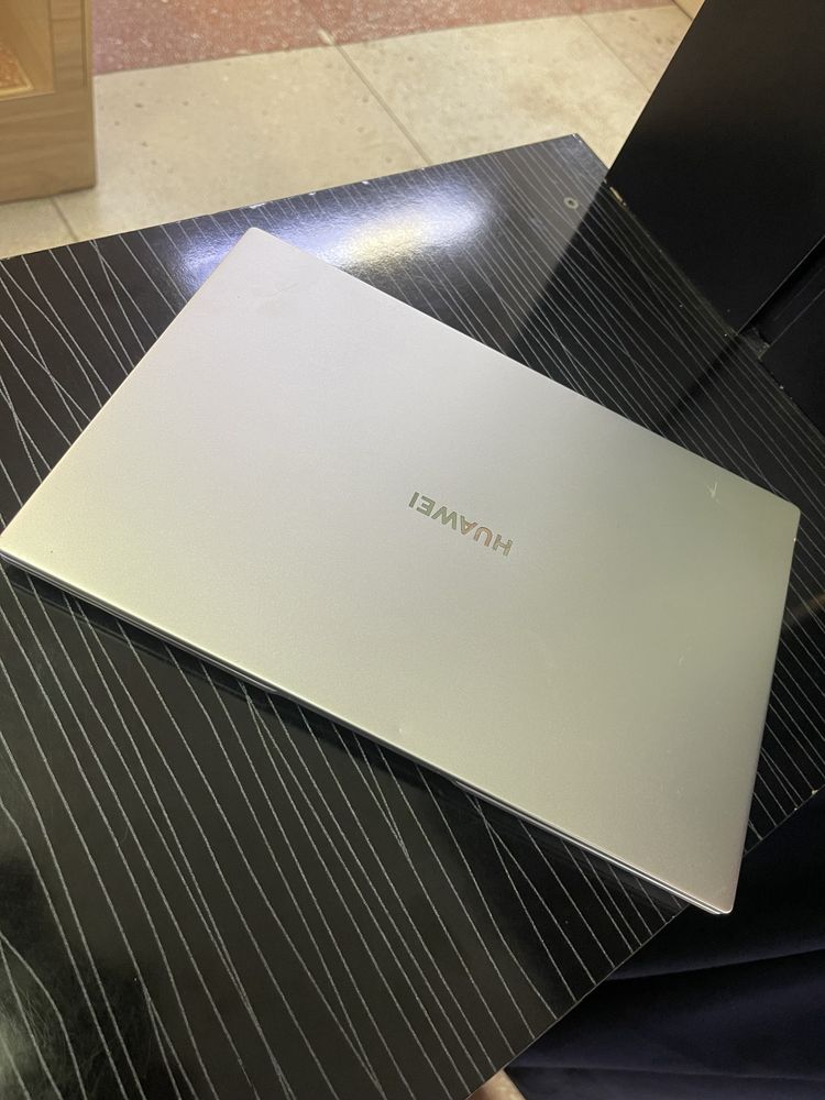 Продам Huawei mate book d14