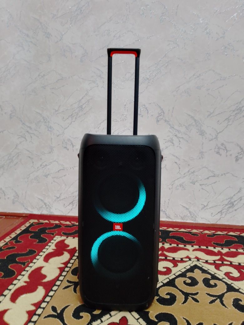 JBL partuboox 310