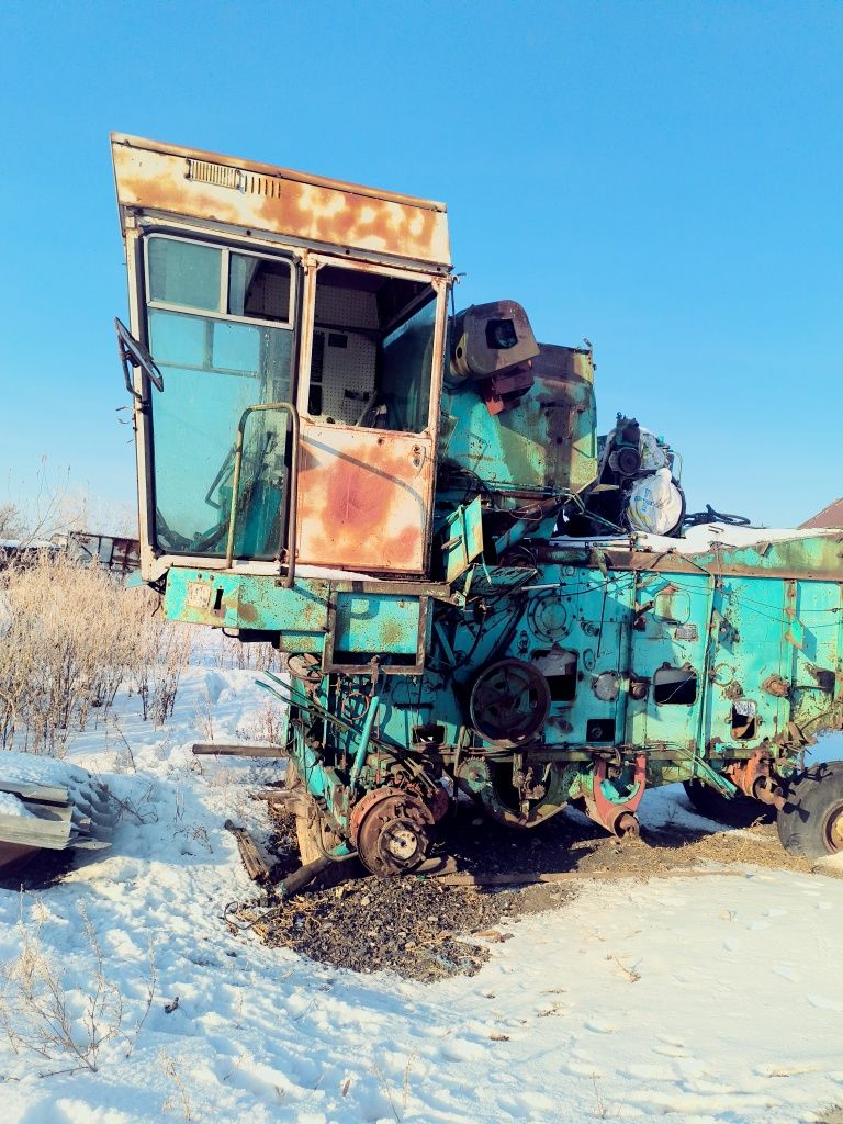 Продам запчасти от комбайна