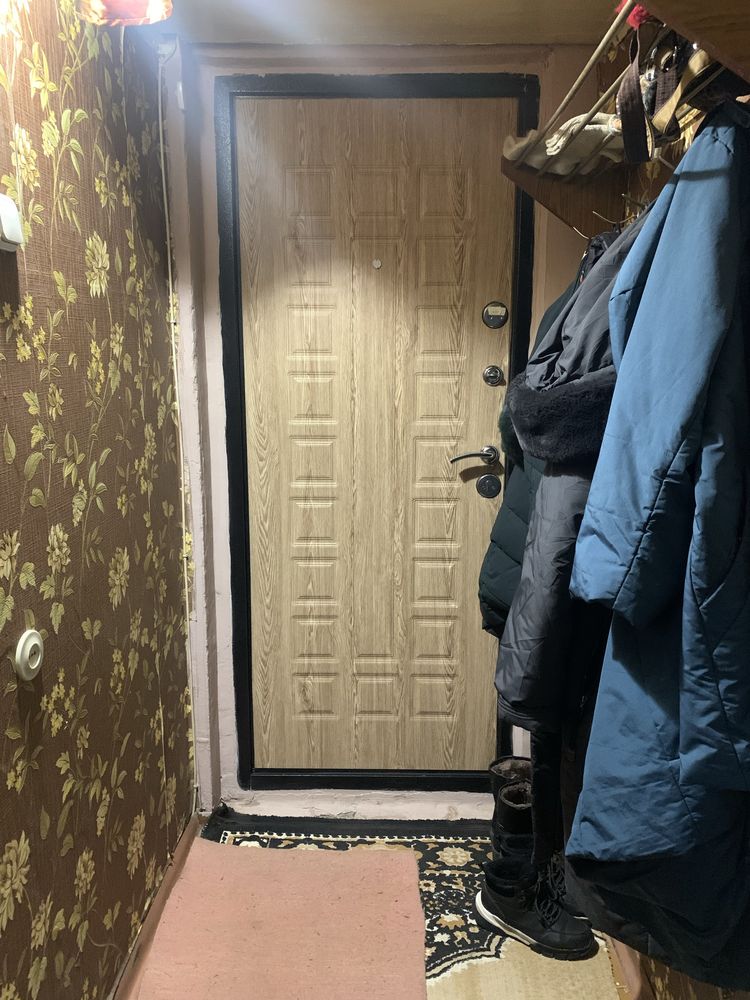 №1431. Продается 2-х комнатная кв. на 4 микрорайоне (Ч.Валиханова)