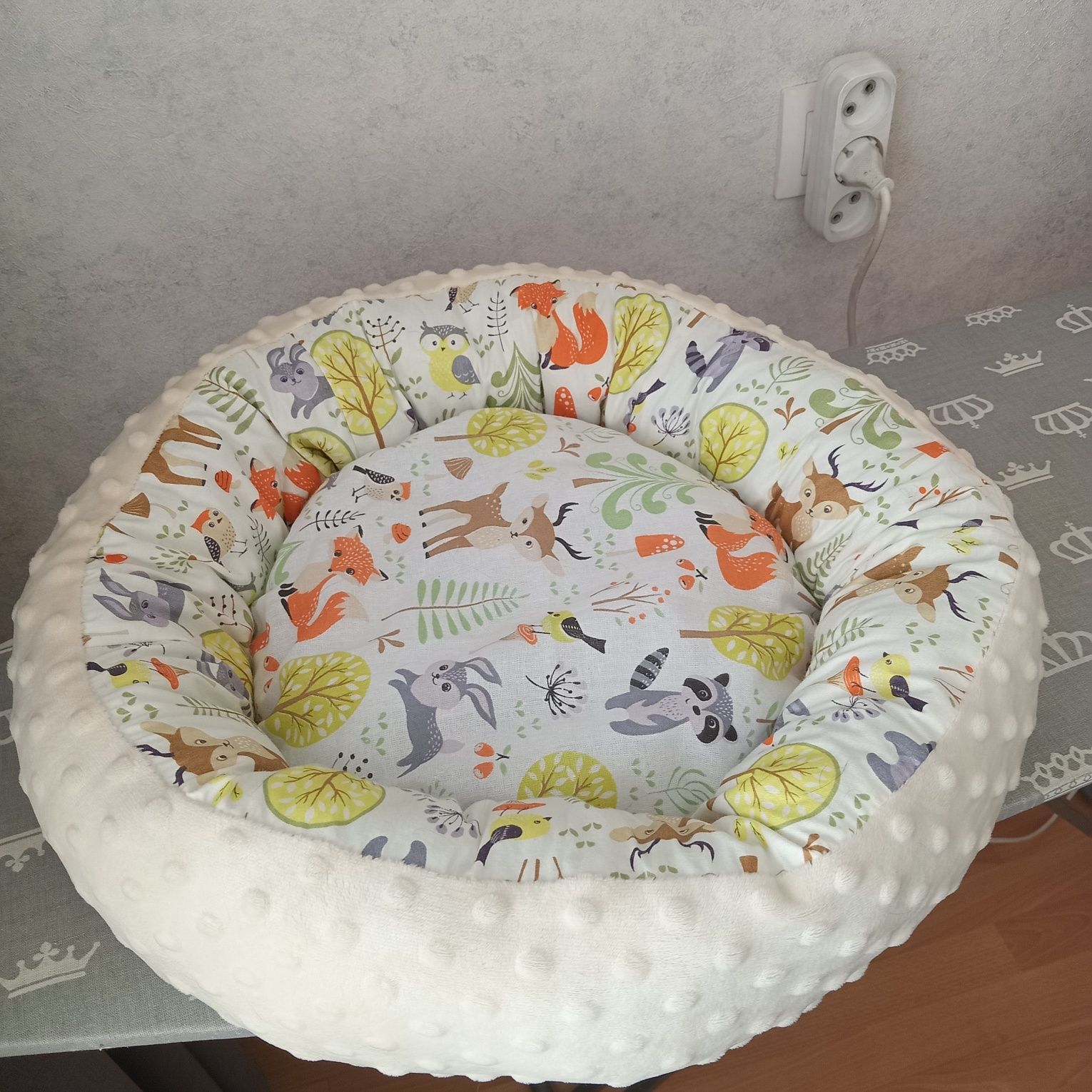 Продам лежанки.для маленьких пород собак и кошек.