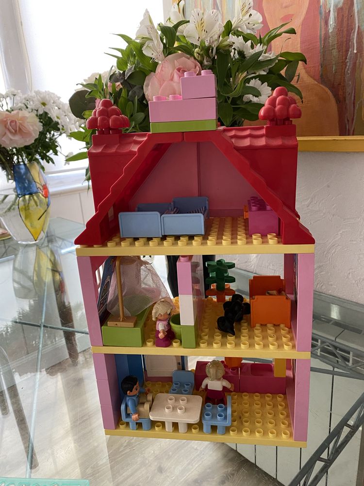 Lego duplo. Домик с семьей. Кунаева-Шевченко