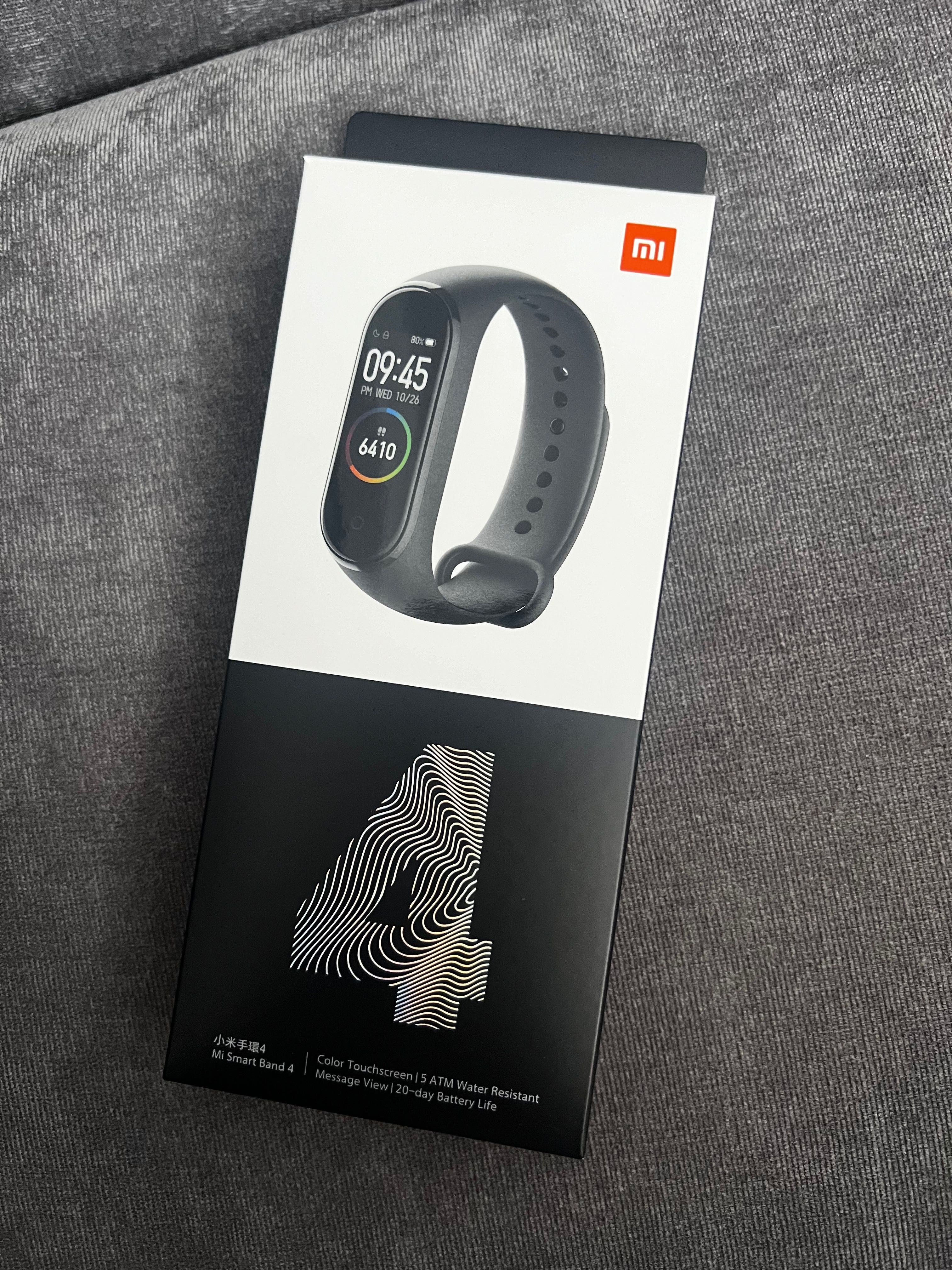 Продам фитнес браслет Mi Smart Band 4