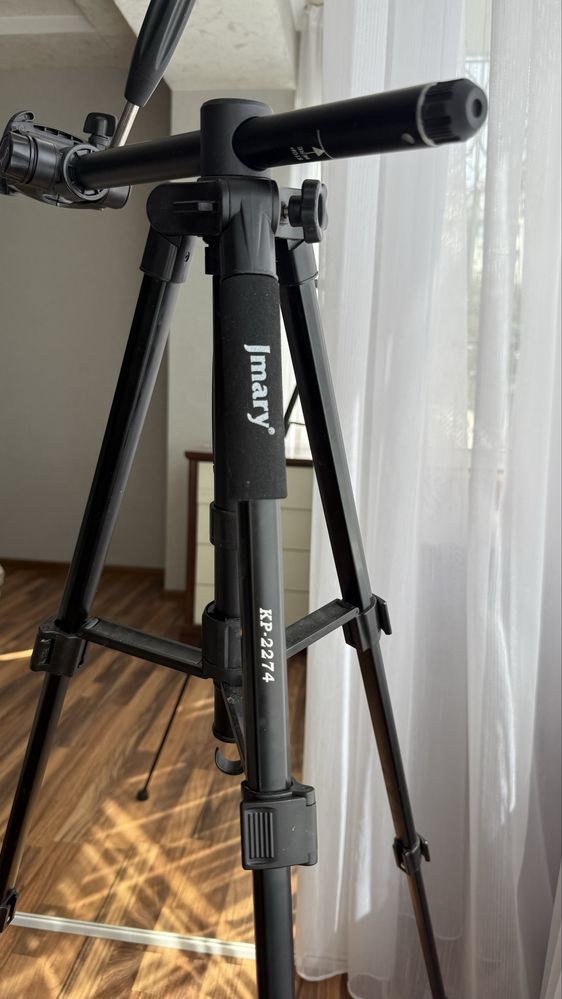 Продаётся Напольный Штатив-трипод JMARY KP-2274.