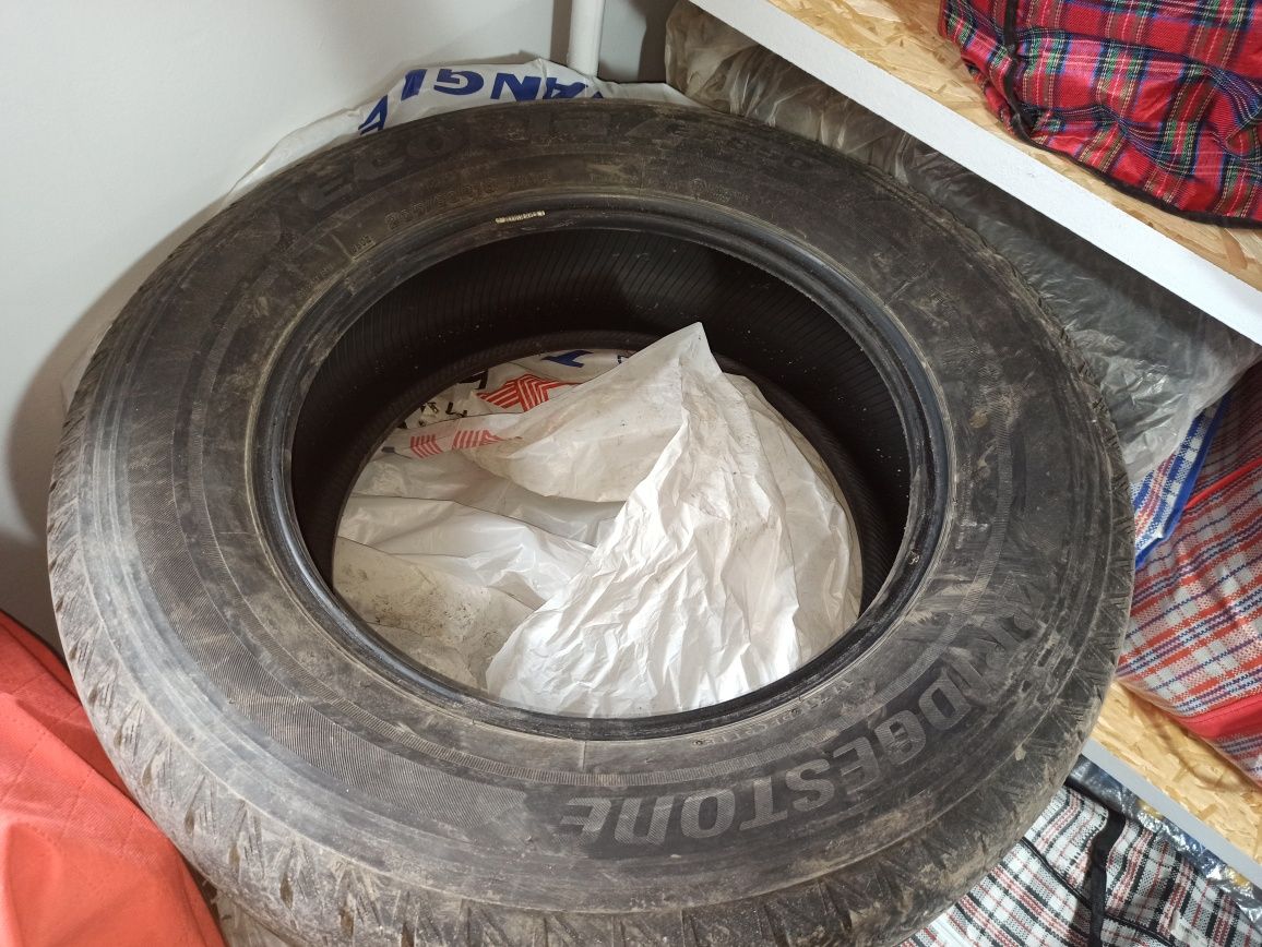 Летние шины Bridgestone 265/60/R18 и зимний 235/60/R18