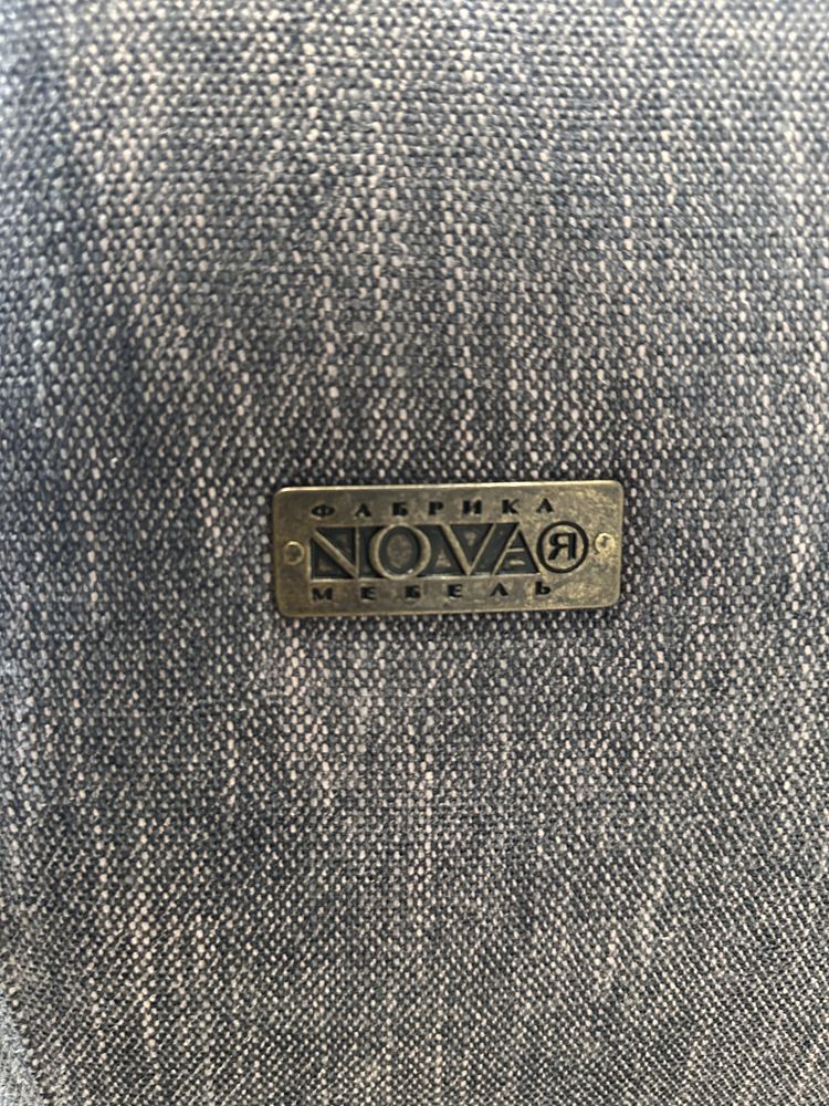 Продам, диван и палас.