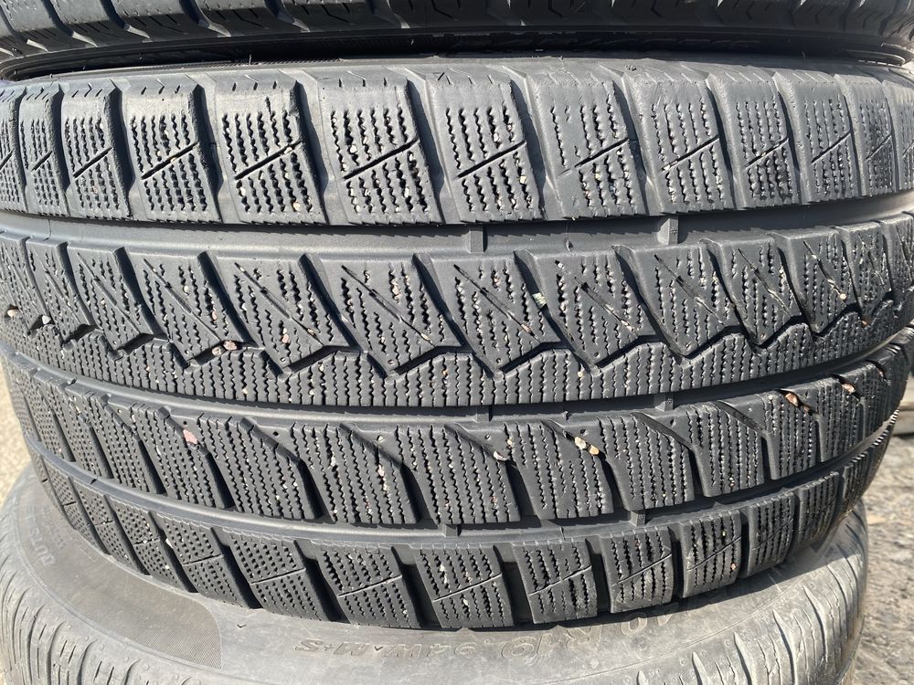Комплект зимние разноширокие шины 255/40/18 245/40/18 255/40R18.