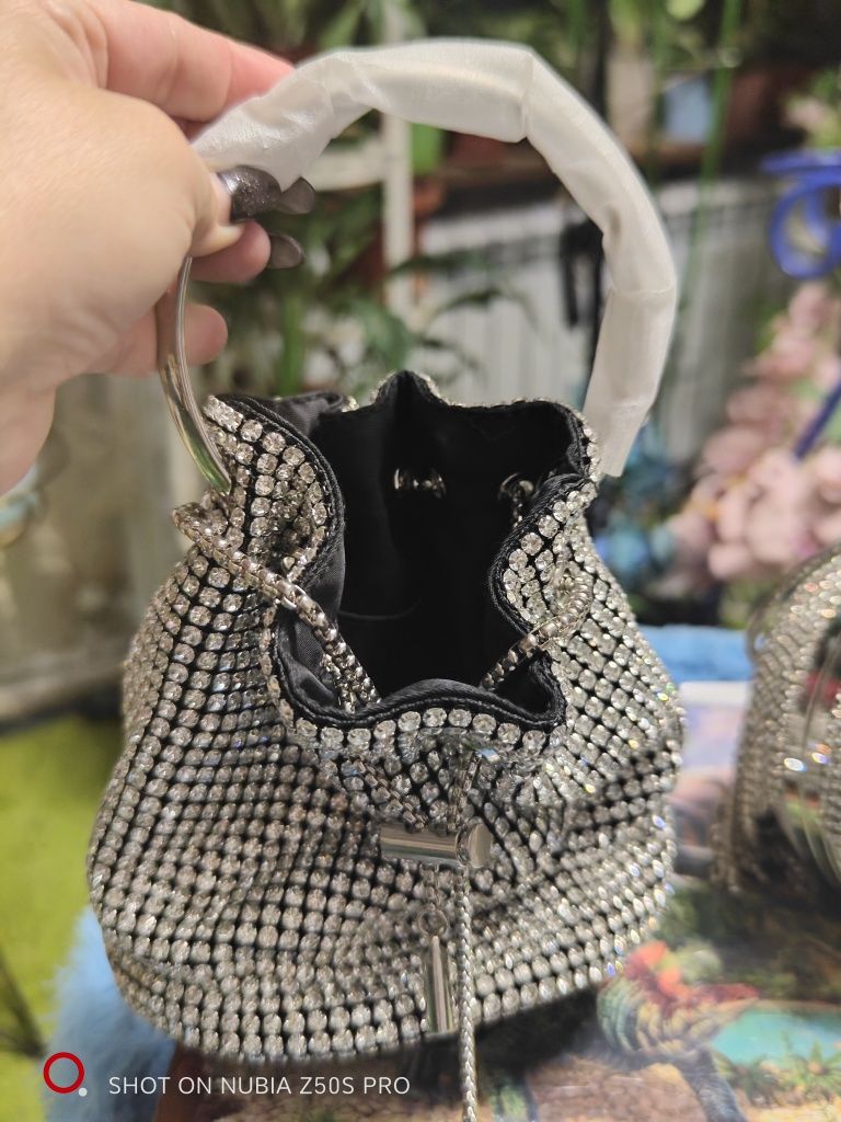 Сумочки вечерние