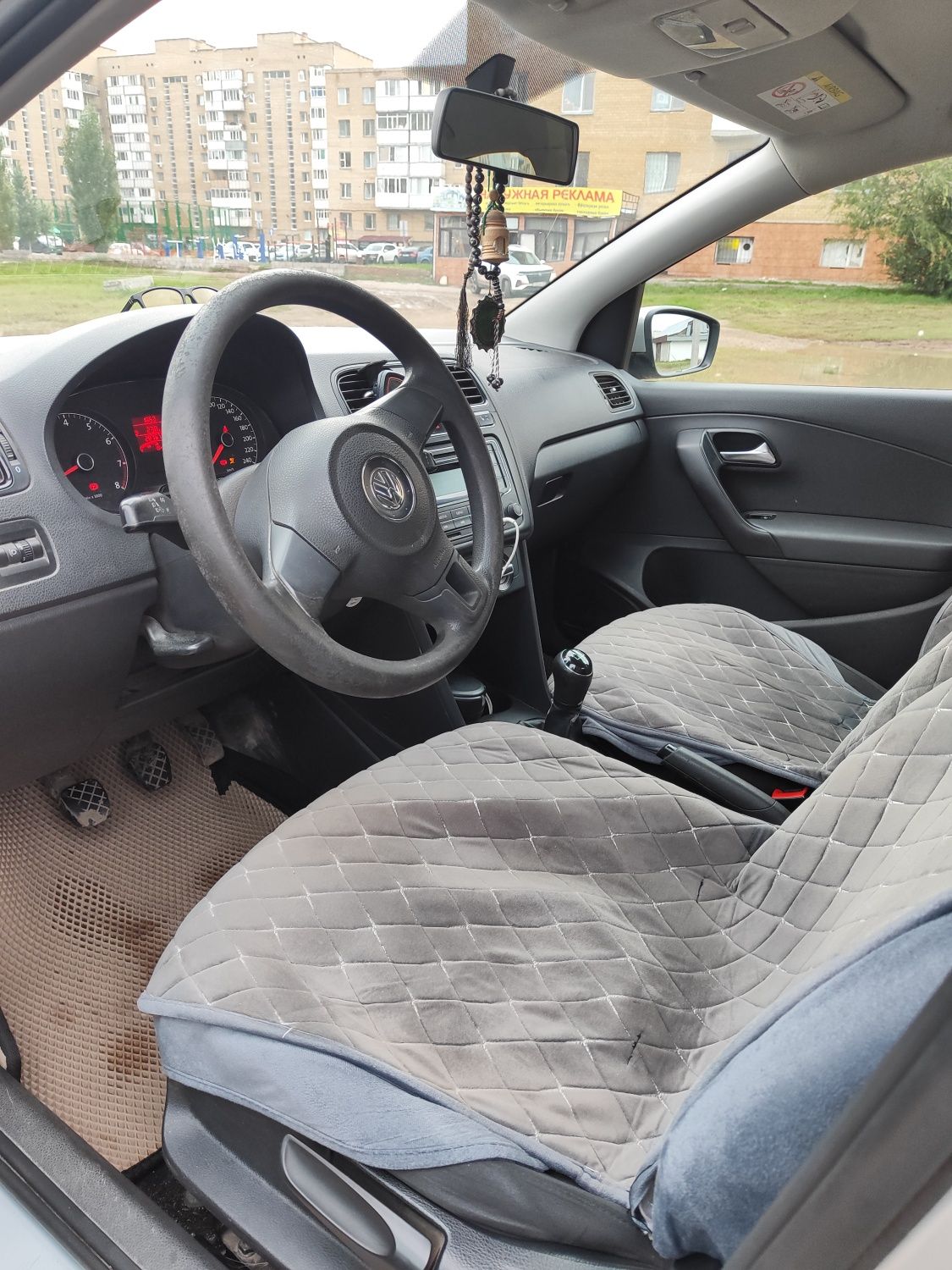Продам машину Volkswagen Polo