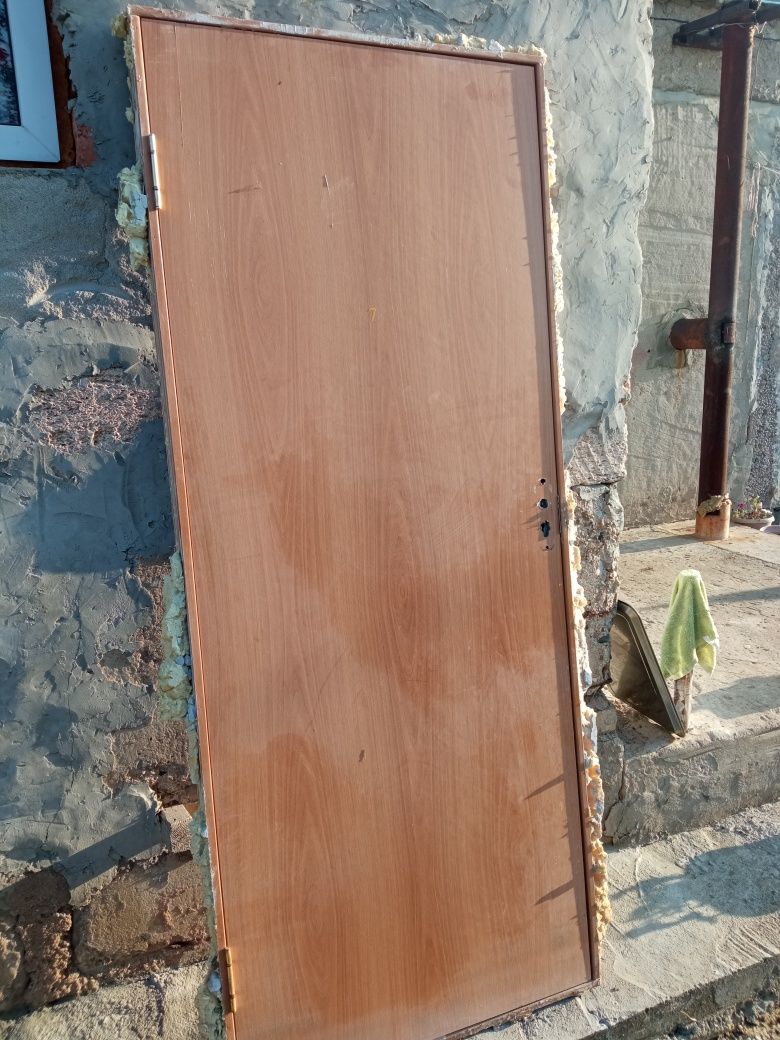 Продам межкомнатные двери