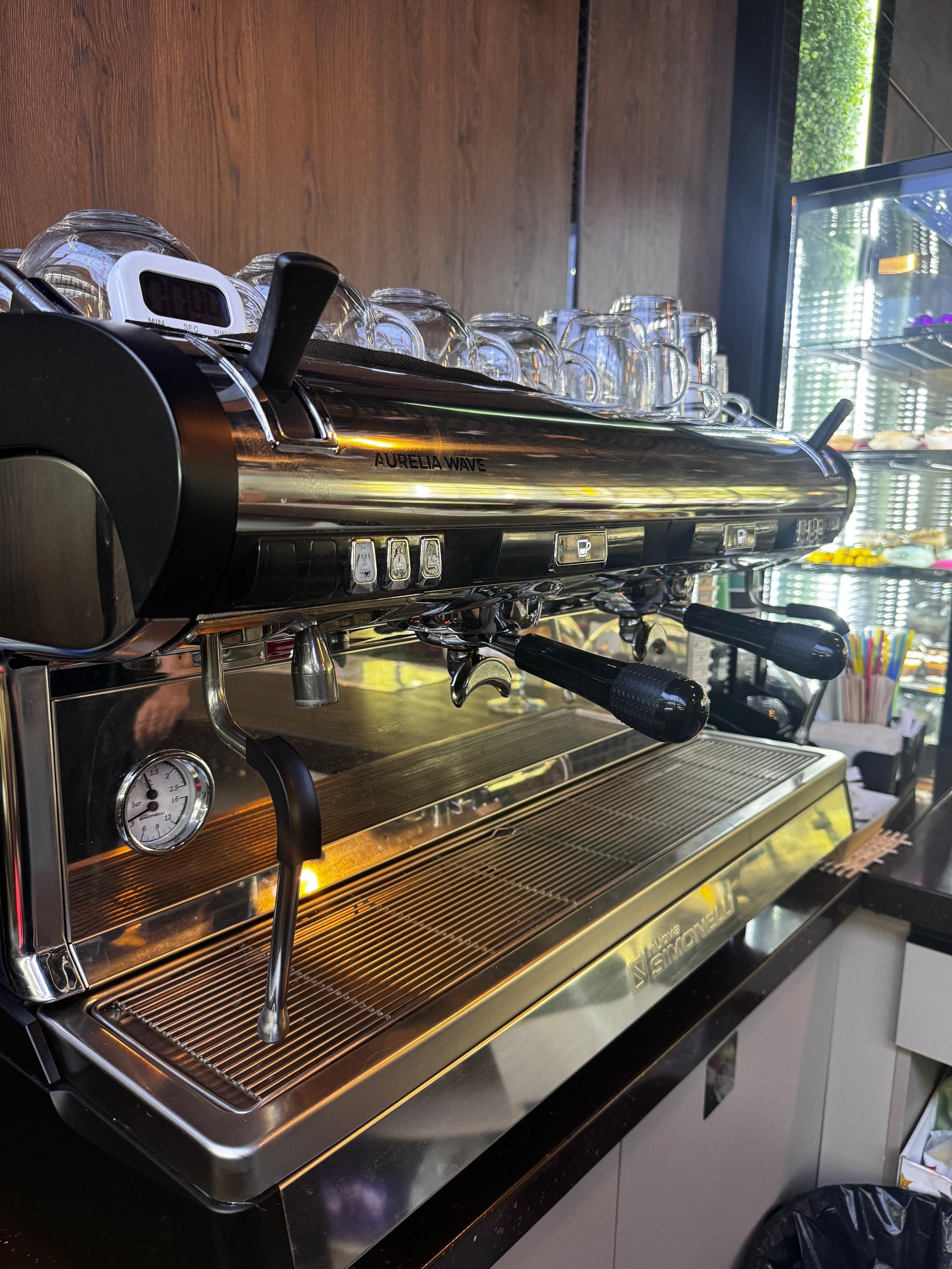 Продам кофемашину «Nuova Simonelli Aurelia WAVE 2gr S высокие группы»