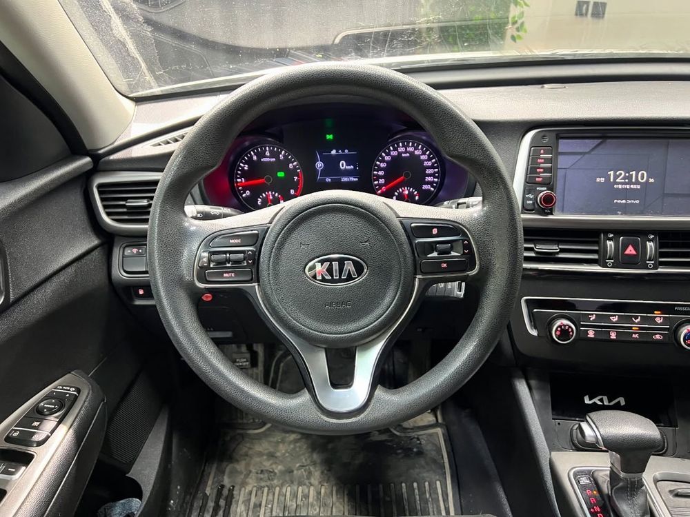 Автомобиль Kia K5