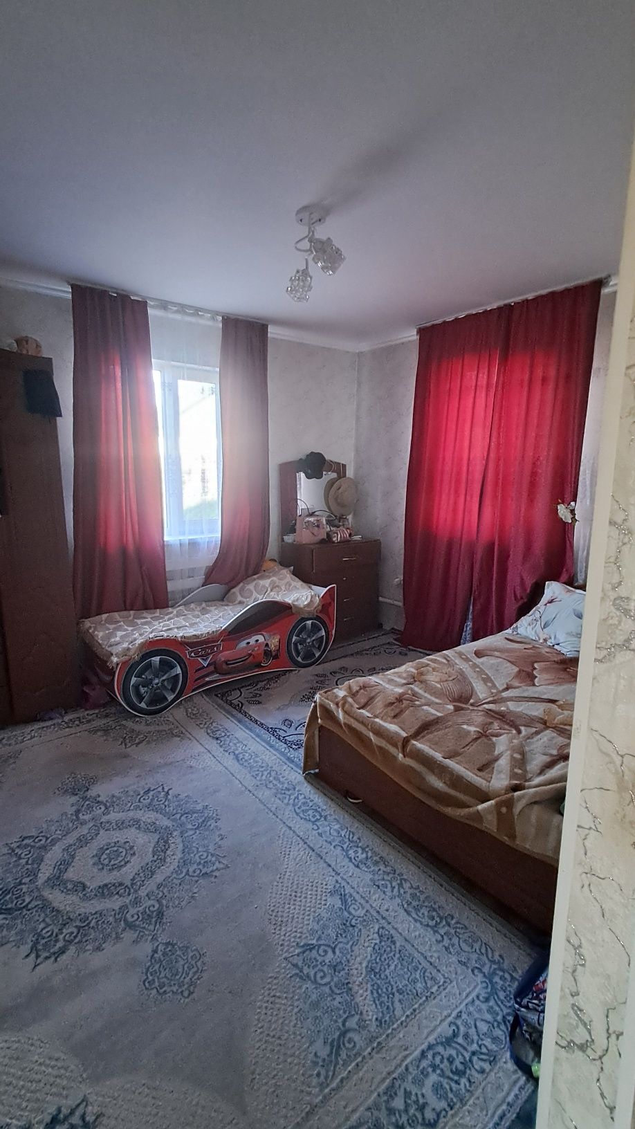 Продам Дом срочно в Коктебе 2 в хорошем месте тихий район 8сот 5комнат