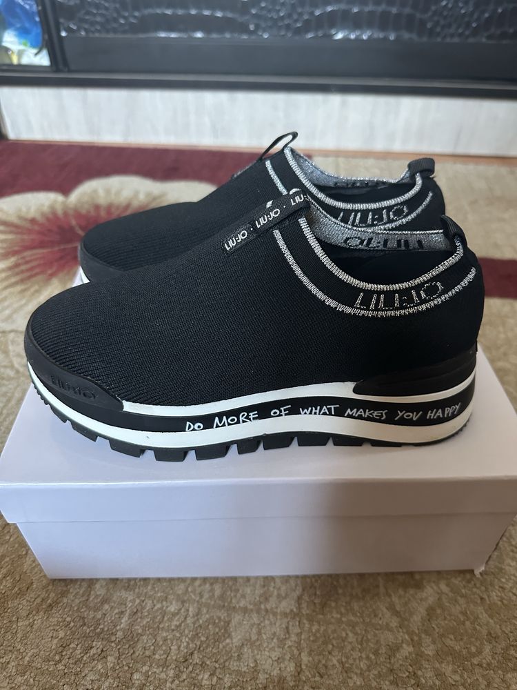 Продам кроссовки от Liu Jo