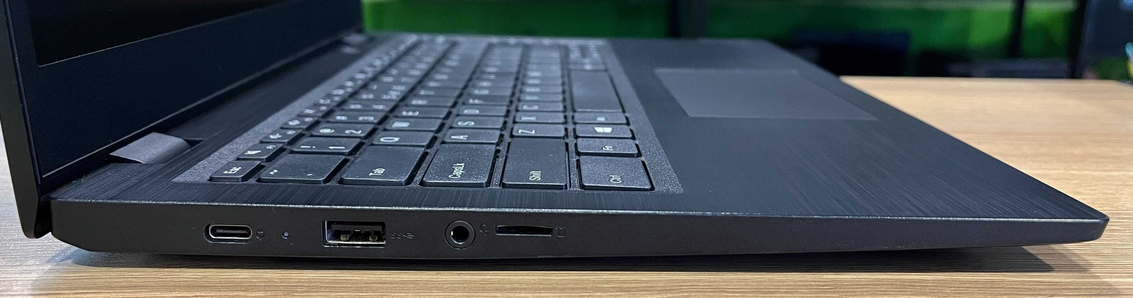 LENOVO 14W. AMD A6-9220C RADEON R5 -1.8/2.7 Ghz. 4/128 GB. 14''HD