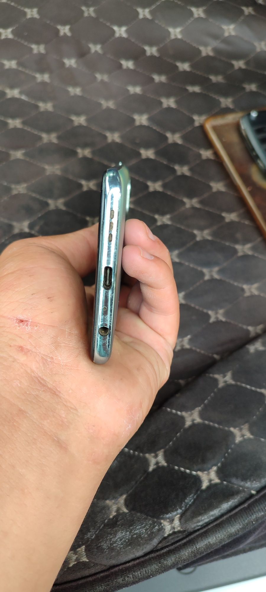 Продам Oppo Reno 6 телефон