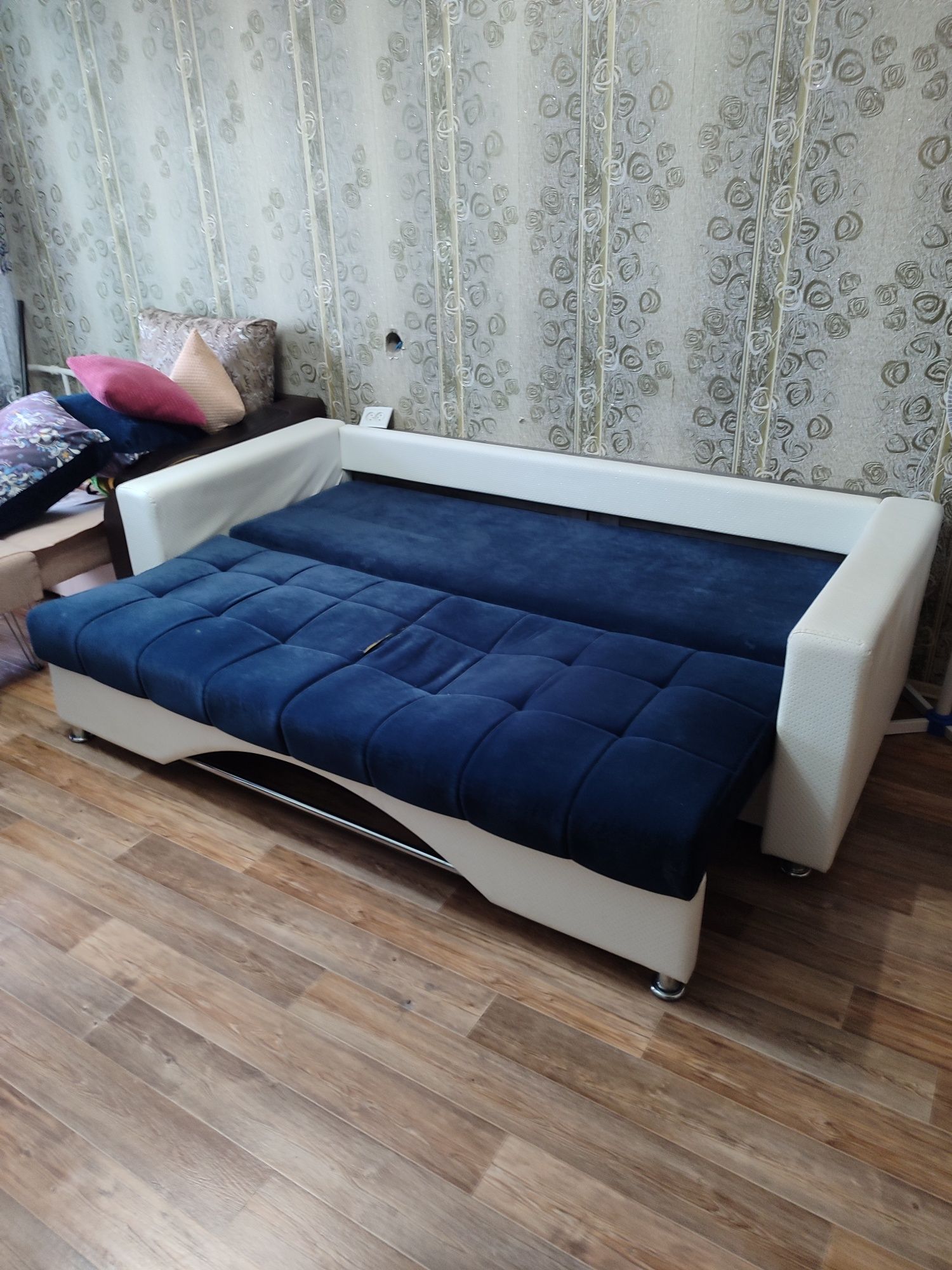 Продам кресло кровать и диван