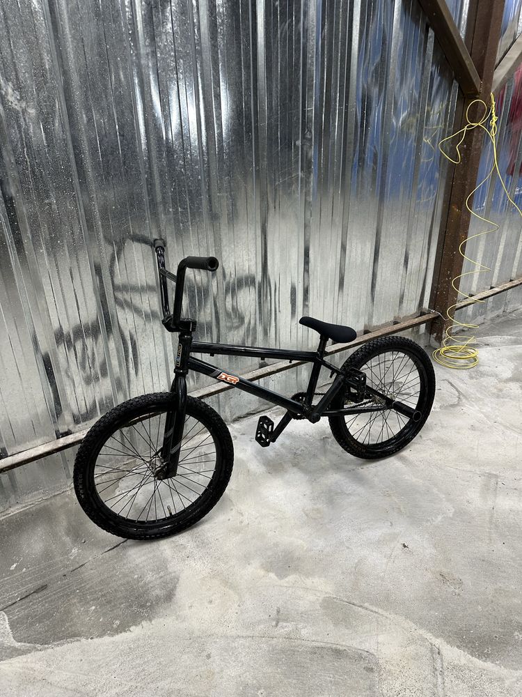 Продам BMX Giant method 02