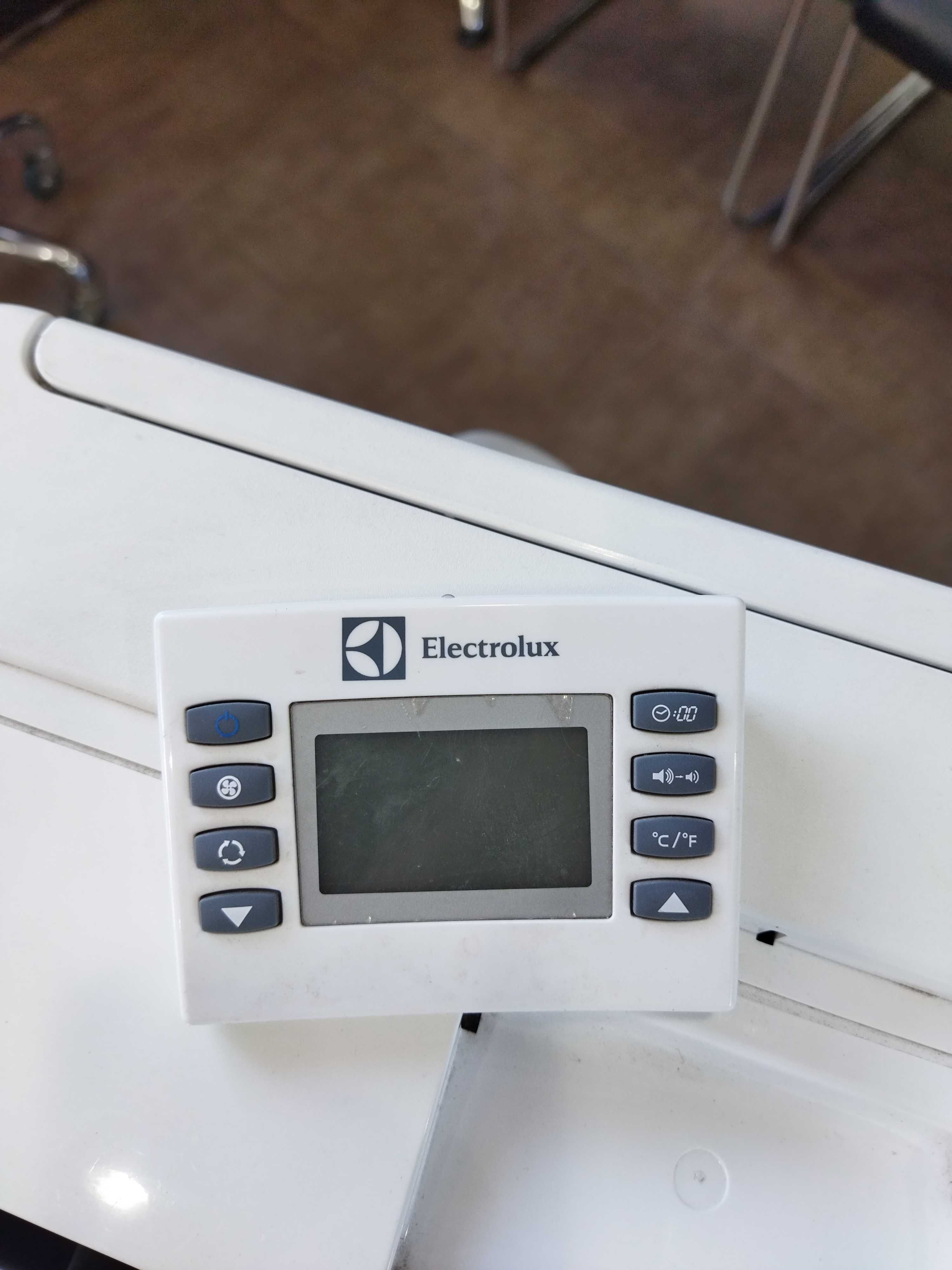 Мобильный кондиционер Electrolux EACM-14 EZ (Швеция),на 42 кв.метра