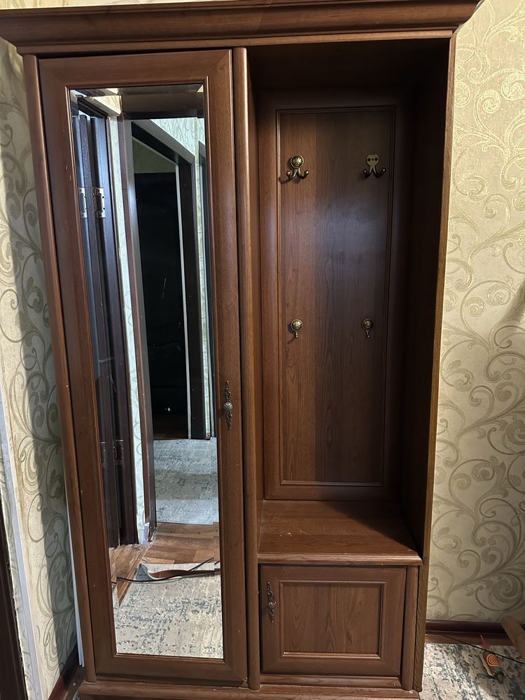 Продам прихожую.