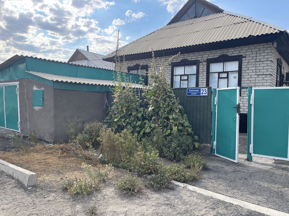 Продам частный дом, 110 кв.м, 4 комнаты, кухня, кладовка. Уштобе.
