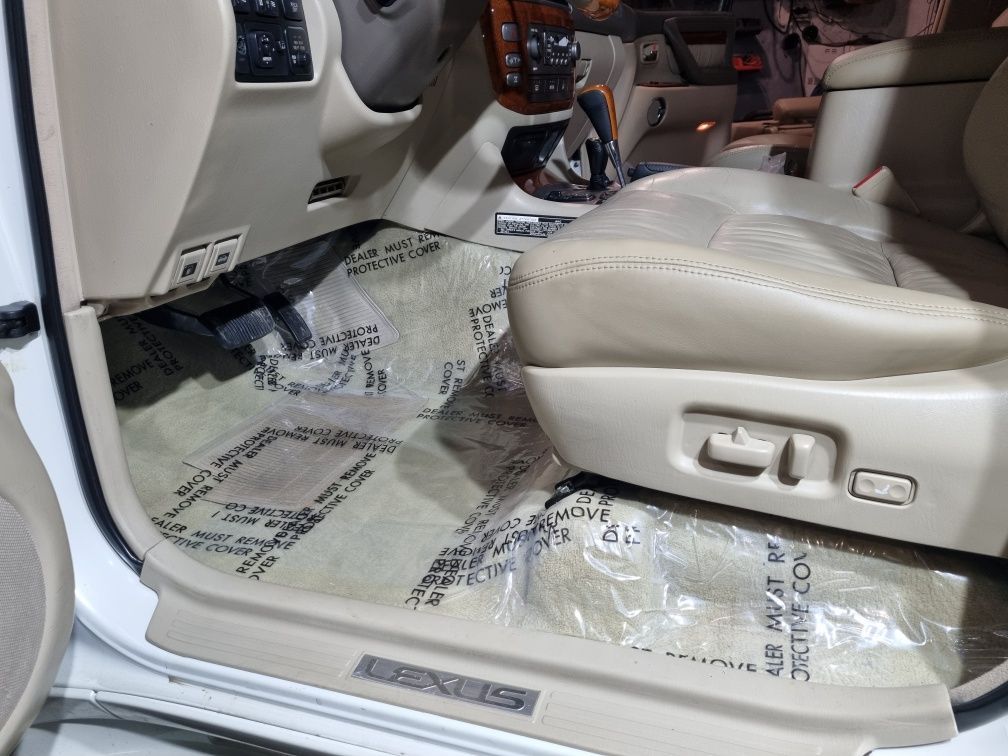 Бронь салона авто пластика и ковровых покрытий