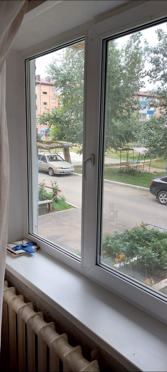 Продам 2х комнатную квартиру в 7мкр 2 доме на 1 этаже.