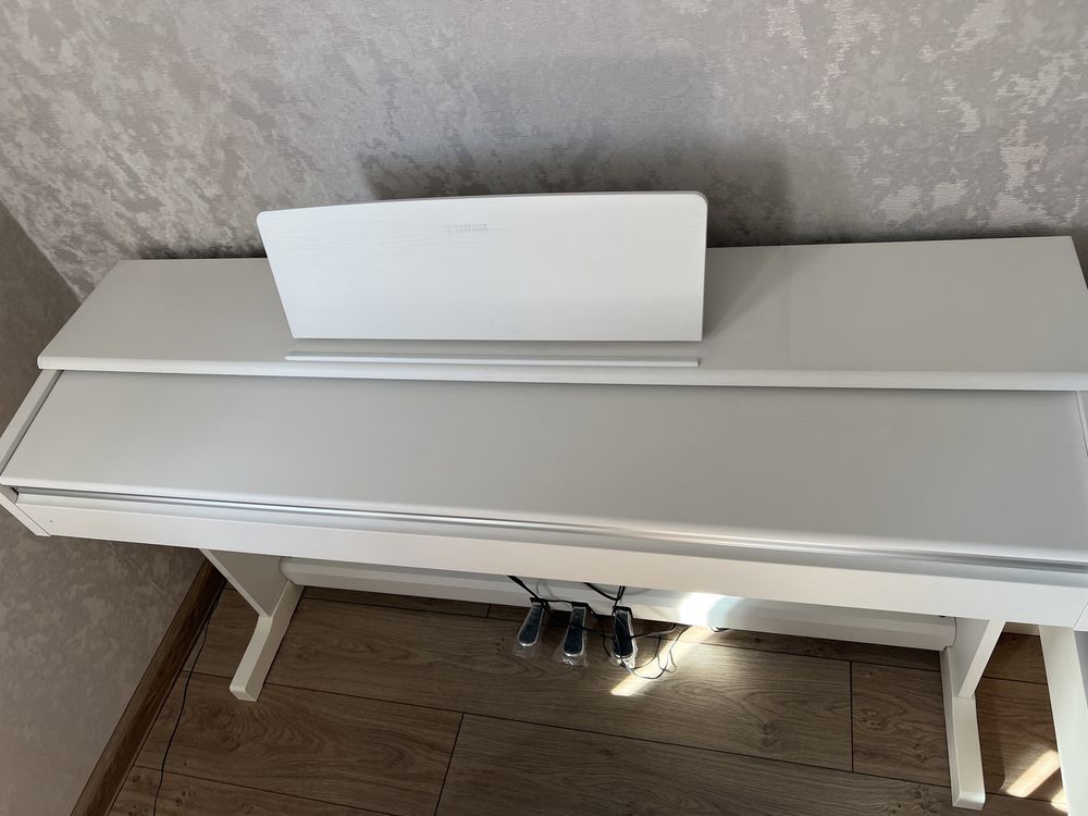 Синтезатор Yamaha Arius YDP-144