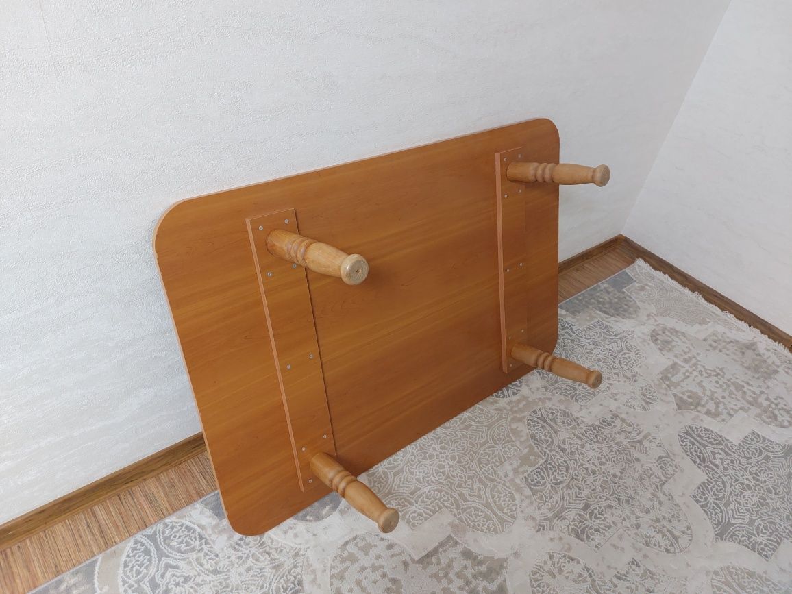Продам стол  в хорошем состояние