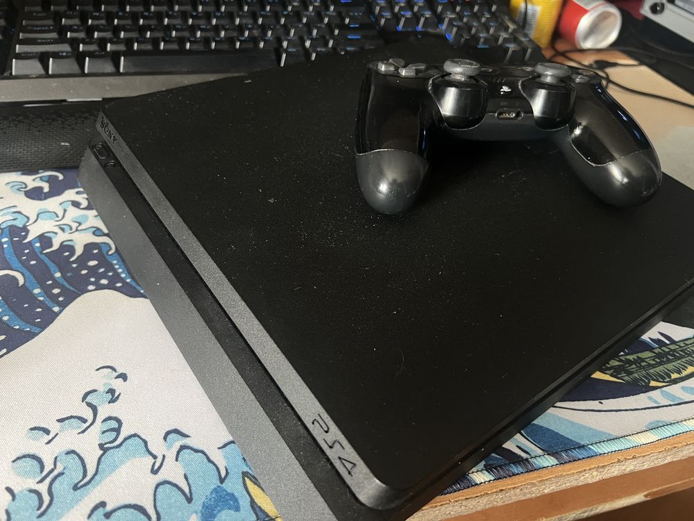 PlayStation 4 slim