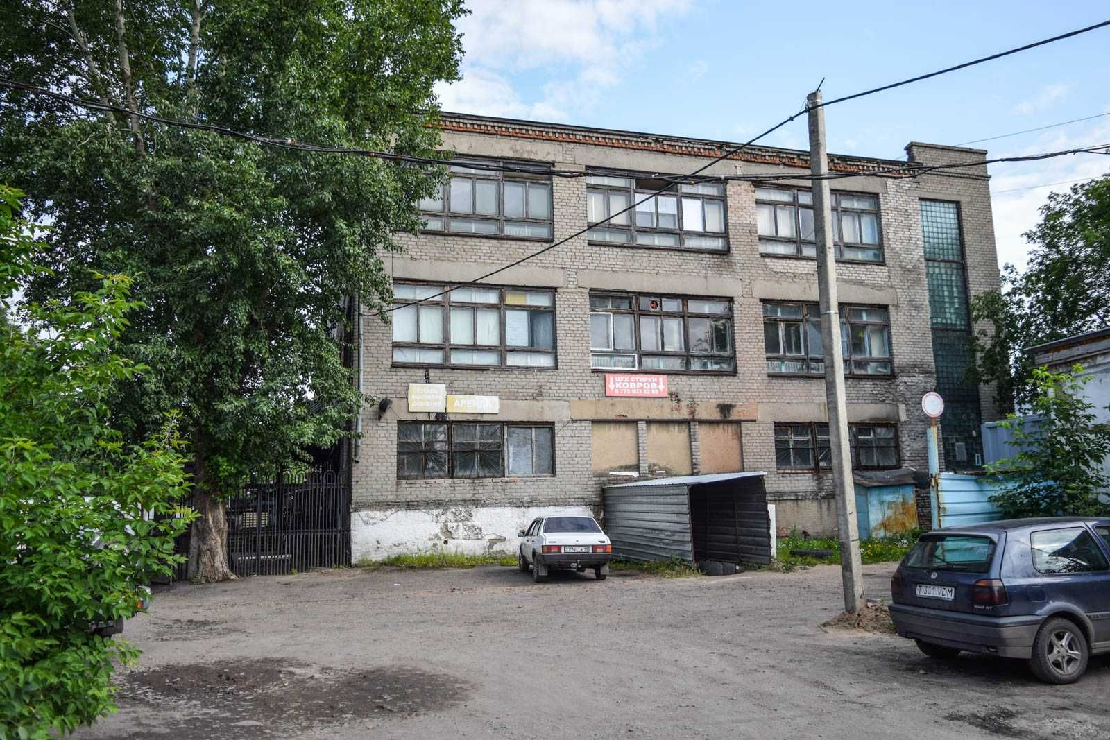 Продажа трехэтажного кирпичного здания в районе нового ЦОТа.