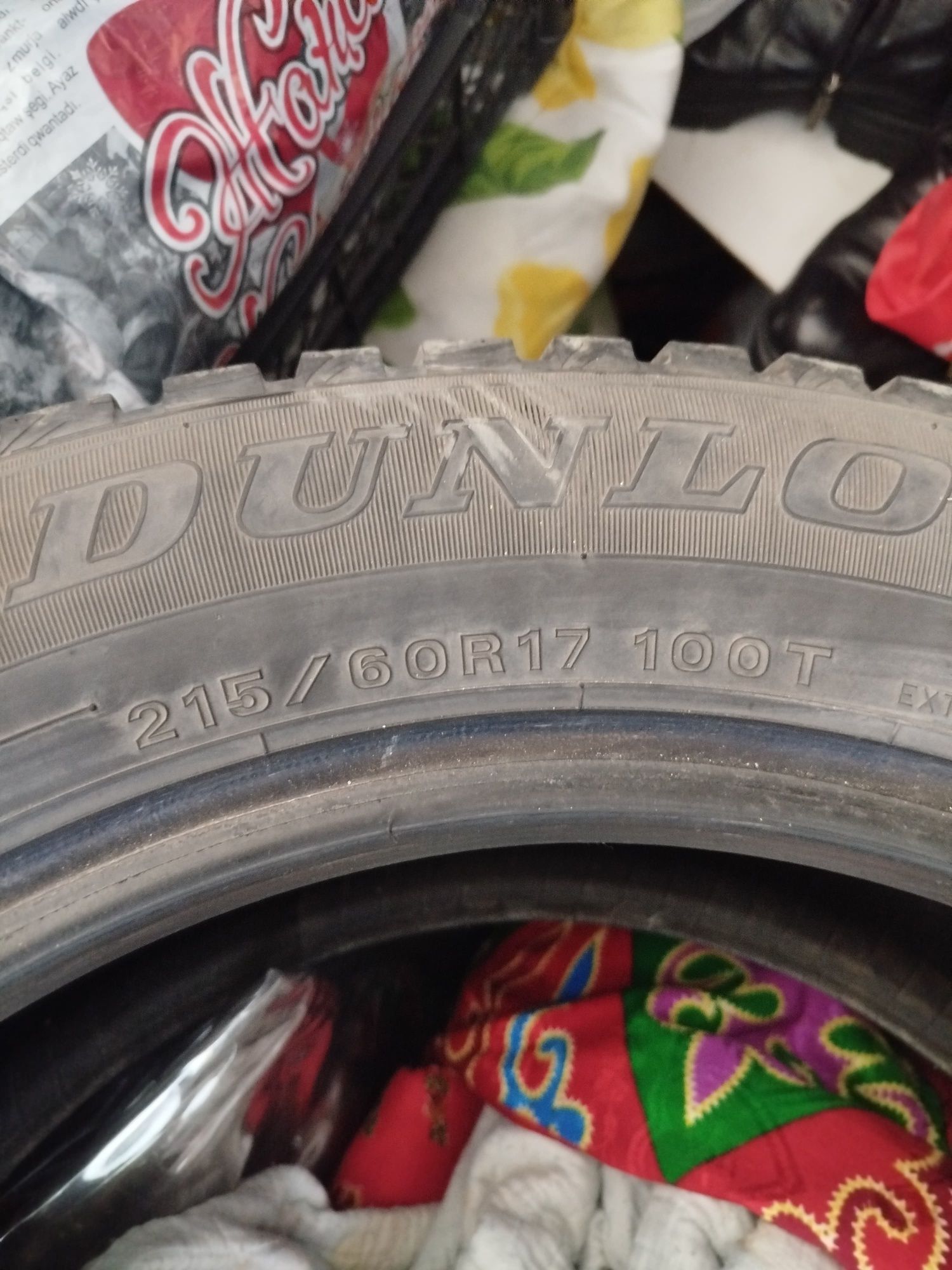 Продаю зимние шины Dunlop 215/60 R17 100T