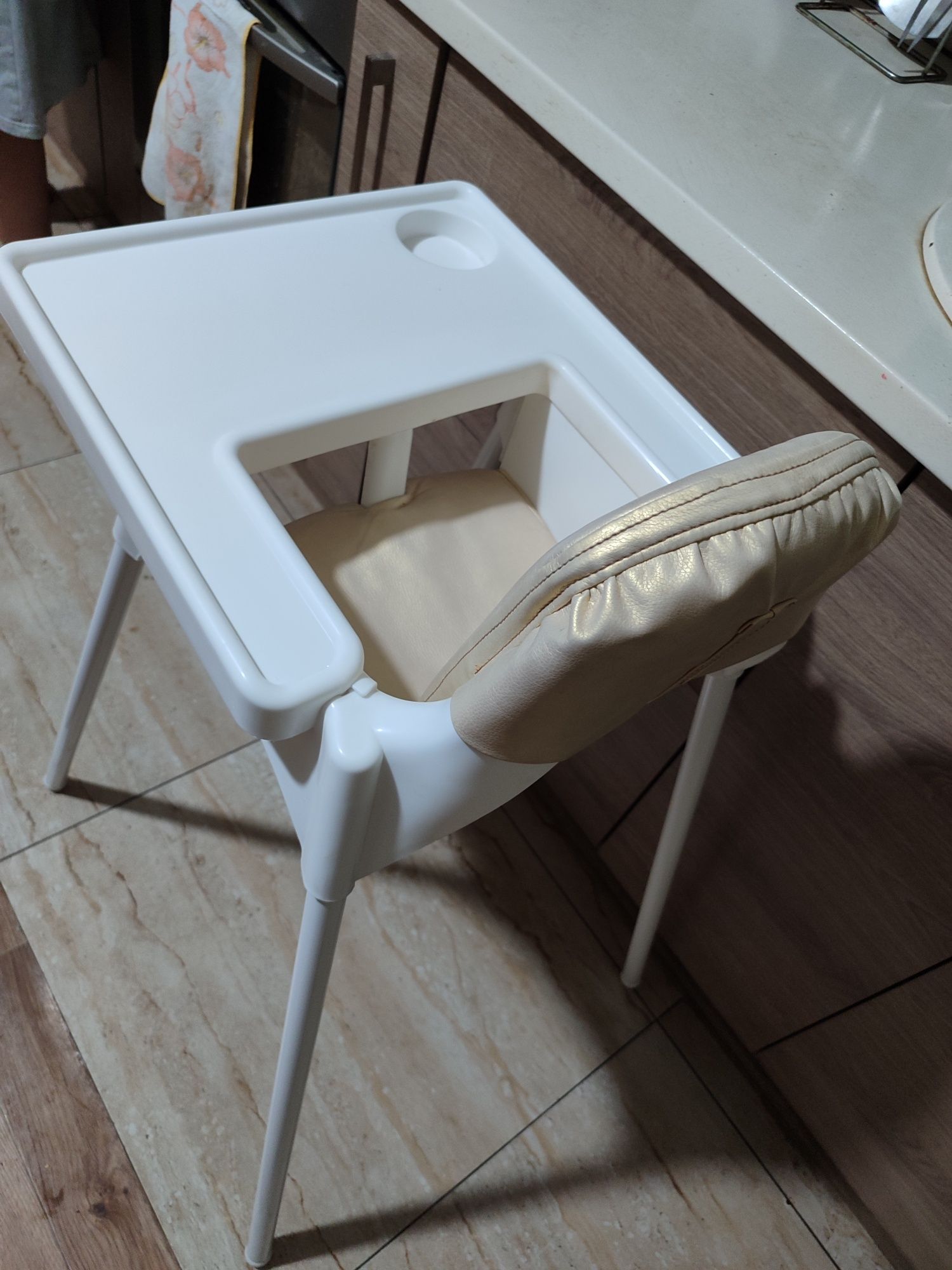 Стульчик для кормления от IKEA