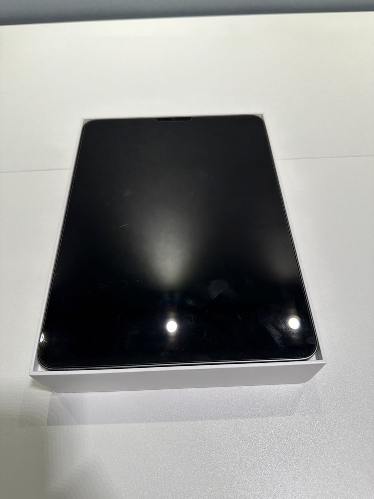 IPad Pro 11 дюй. space gray только WiFi без сим M1 8gb опера. 128gb