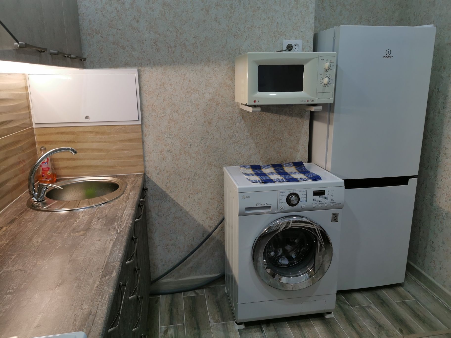Сдается на сутки 1 комн. квартира 9 мкр., вид на море