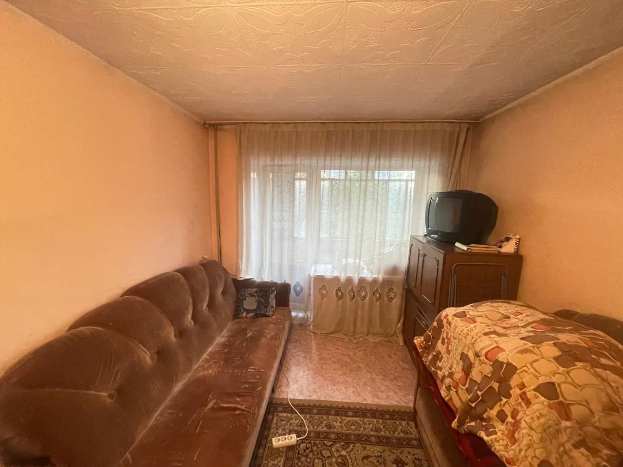Продам 1 комнатную квартиру..торг уместен.