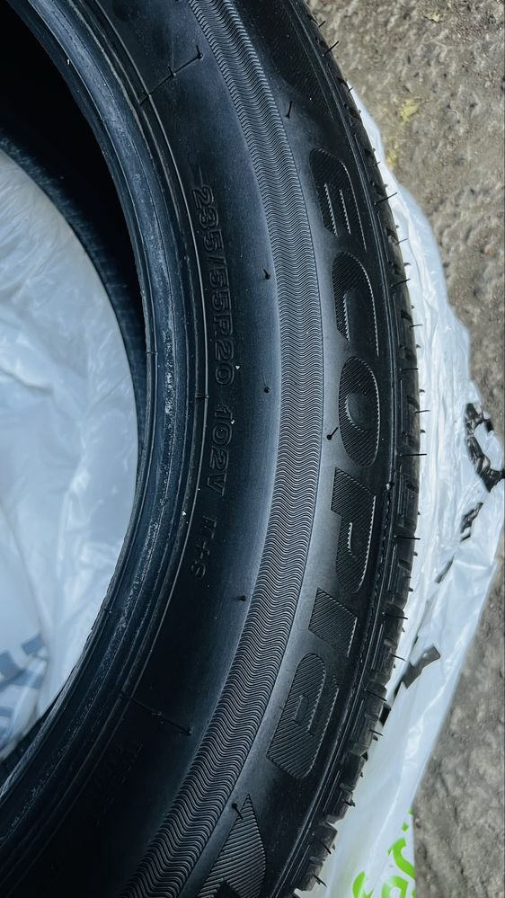 Шины комплект BRIDGESTONE 235/55/20